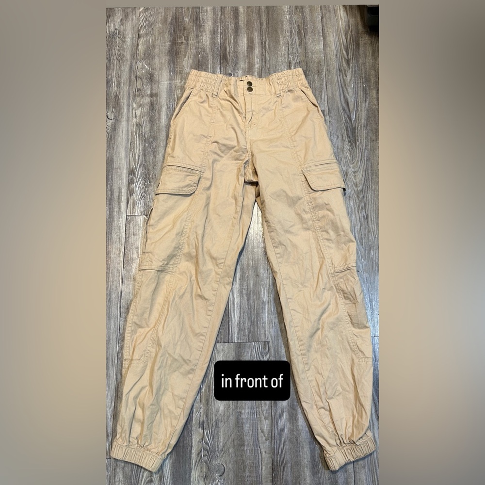 Women Tan Cargo Pants